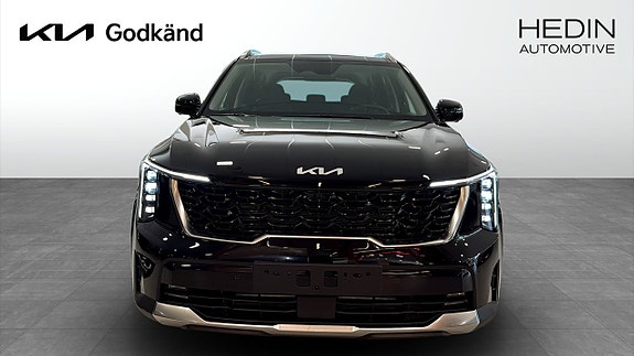 Kia Sorento 2 of 12