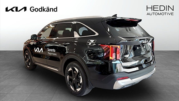 Kia Sorento 6 of 12