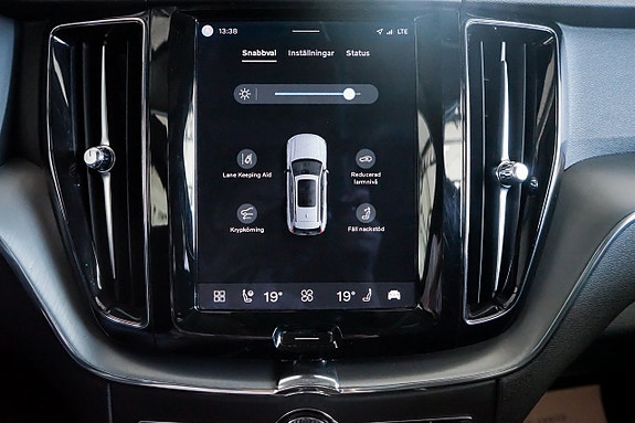 Volvo XC60 18 of 29