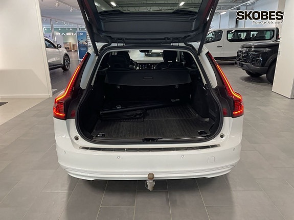 Volvo V90 24 of 27