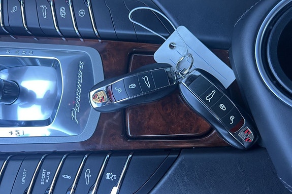 Porsche Panamera Turbo S 10 of 15