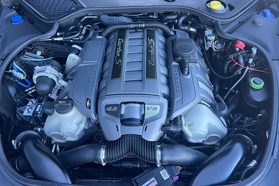 Porsche Panamera Turbo S 14 of 15