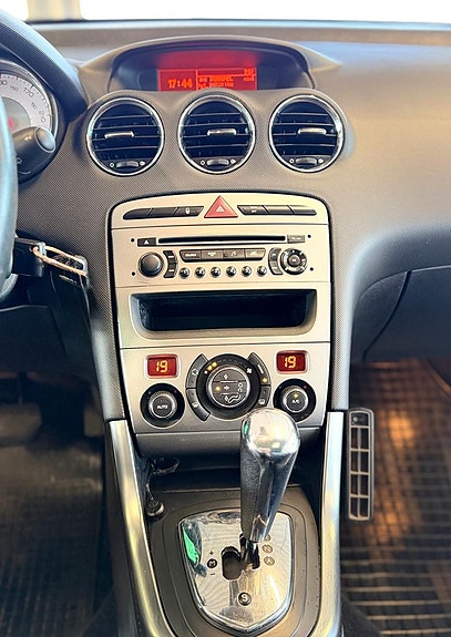 Peugeot 308 12 of 14