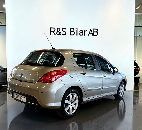 Peugeot 308 4 of 14