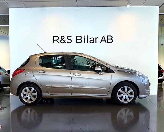 Peugeot 308 7 of 14
