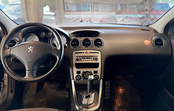 Peugeot 308 9 of 14