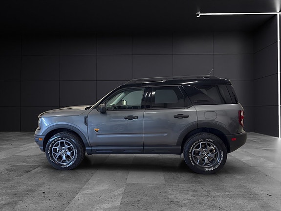 Ford Bronco 3 of 19