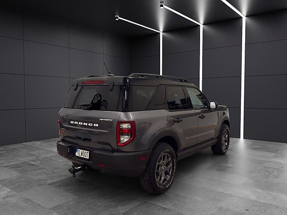 Ford Bronco 6 of 19