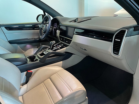 Porsche Cayenne 20 of 21