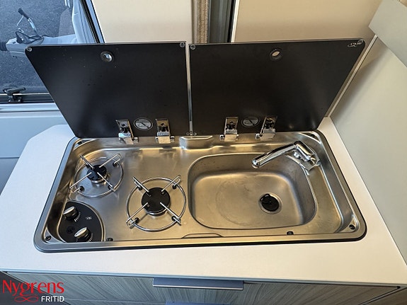 Adria TWIN 640 SLB 10 of 17