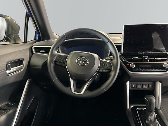 Toyota Corolla Cross 9 of 16