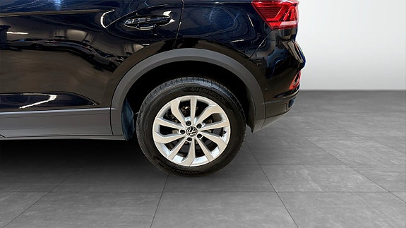 Volkswagen T-Roc 6 of 19