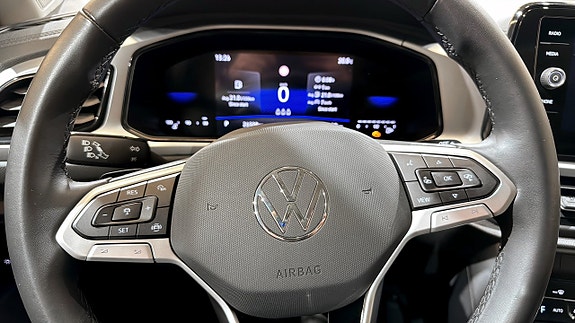 Volkswagen T-Roc 16 of 19