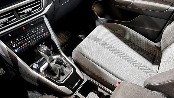 Volkswagen T-Roc 15 of 19