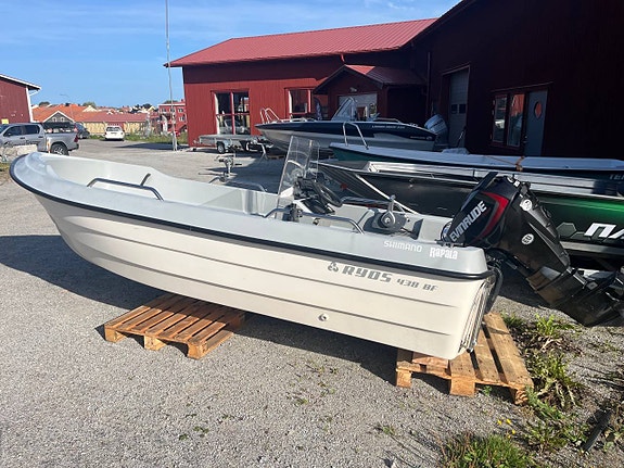 Ryds 438 BF, Evinrude 25 e-tec -17 2 of 5
