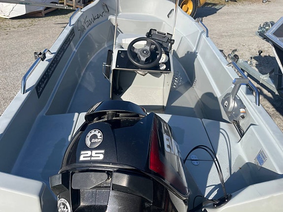 Ryds 438 BF, Evinrude 25 e-tec -17 4 of 5