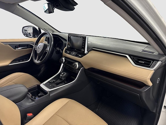 Toyota RAV4 12 of 13
