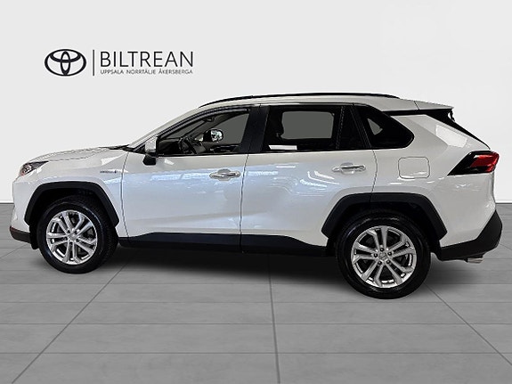 Toyota RAV4 6 of 13