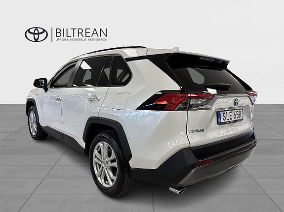 Toyota RAV4 2 of 13