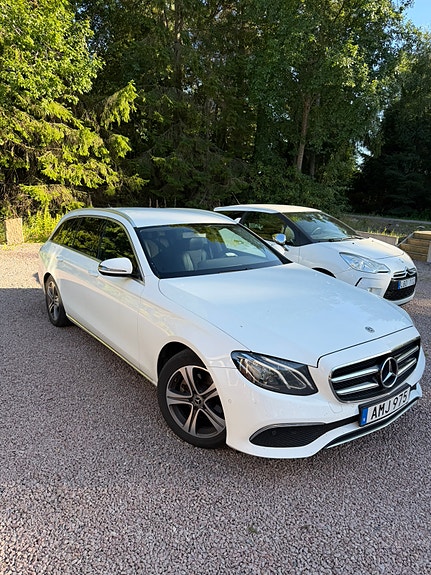 Mercedes-Benz E200 2 of 8