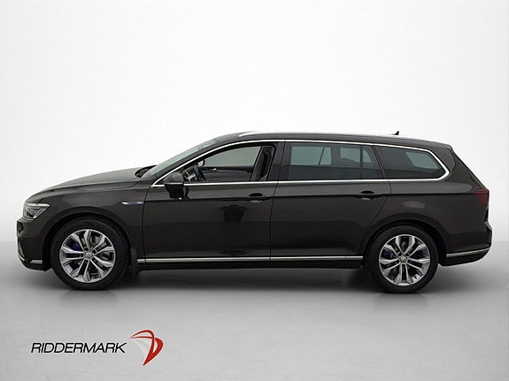 Volkswagen Passat 4 of 28