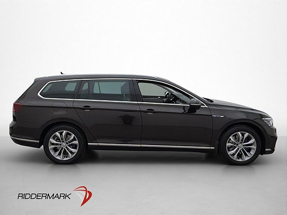 Volkswagen Passat 9 of 28