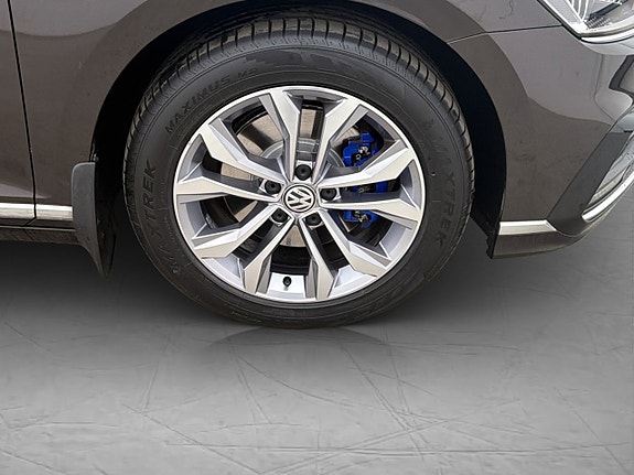 Volkswagen Passat 28 of 28