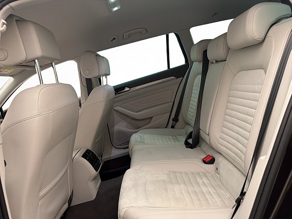 Volkswagen Passat 24 of 28