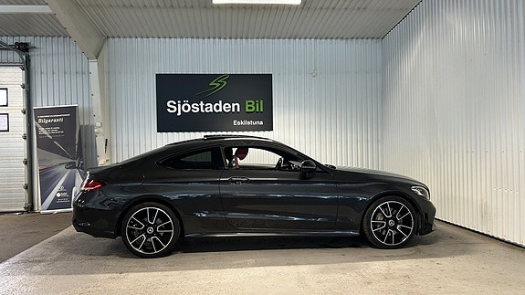 Mercedes-Benz C300 5 of 15