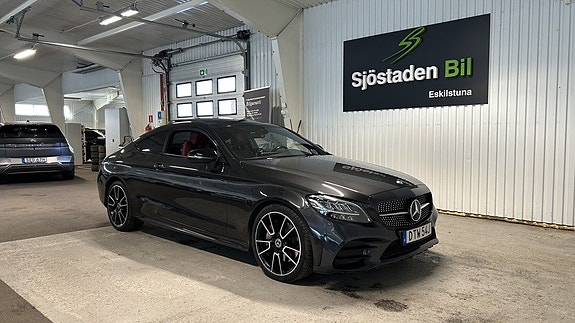 Mercedes-Benz C300 6 of 15
