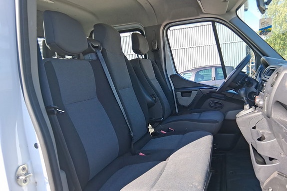 Renault Master 12 of 12
