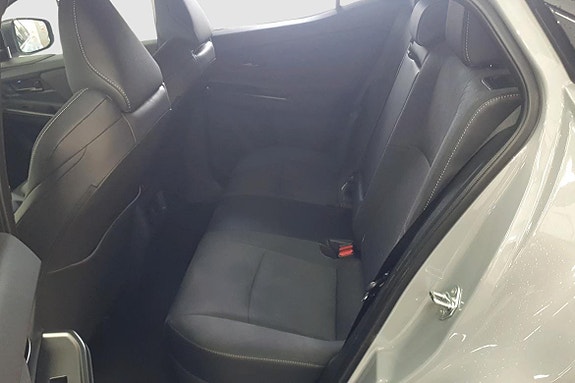 Toyota C-HR 10 of 11