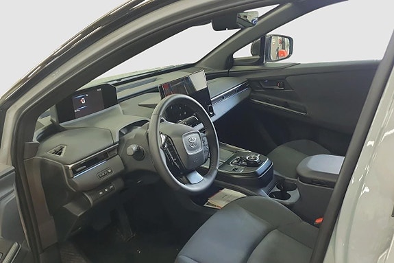 Toyota C-HR 8 of 11