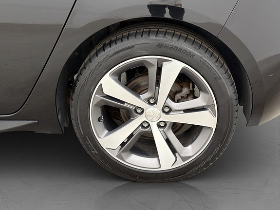 Peugeot 308 24 of 26