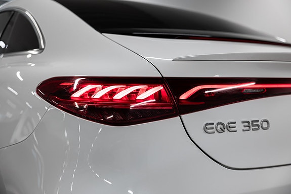 Mercedes-Benz EQE350 26 of 27