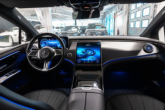 Mercedes-Benz EQE350 13 of 27