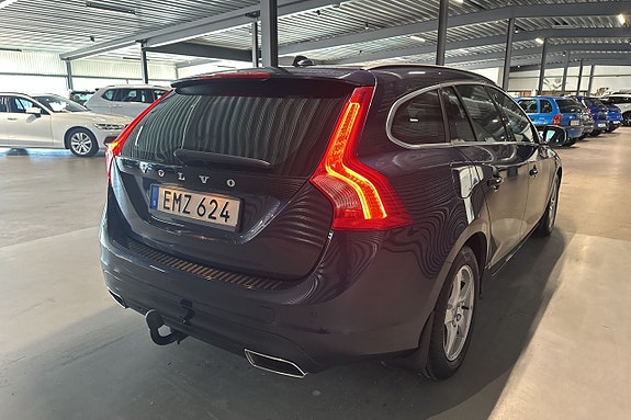 Volvo V60 4 of 18