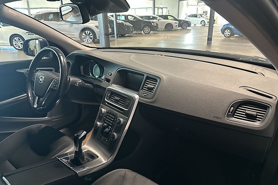 Volvo V60 9 of 18
