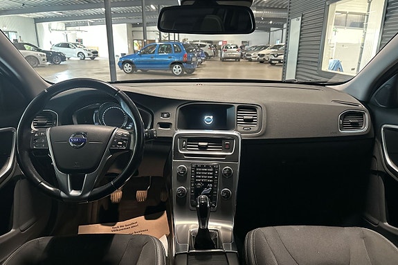 Volvo V60 8 of 18