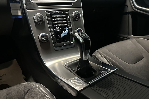 Volvo V60 11 of 18