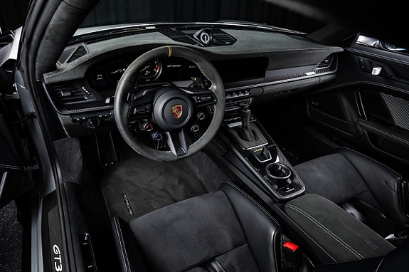 Porsche 911 GT3 RS 16 of 27