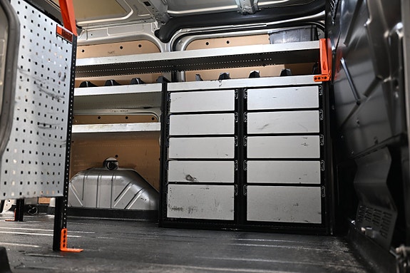 Ford Transit Custom 12 of 30