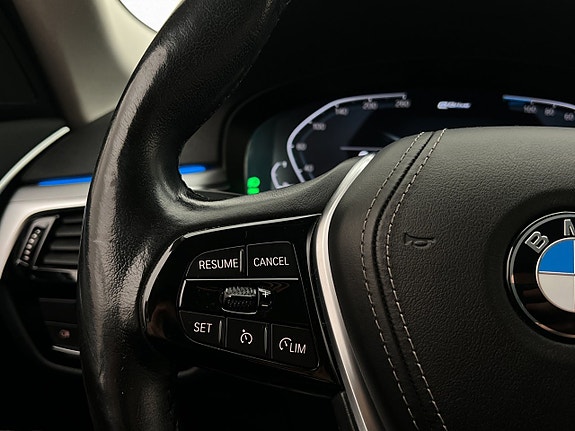 BMW 530e 15 of 30