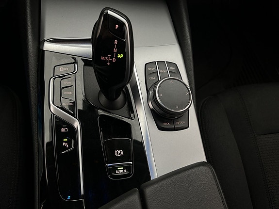 BMW 530e 26 of 30