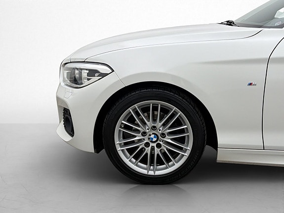 BMW 118i 25 of 28