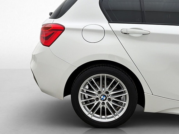 BMW 118i 27 of 28
