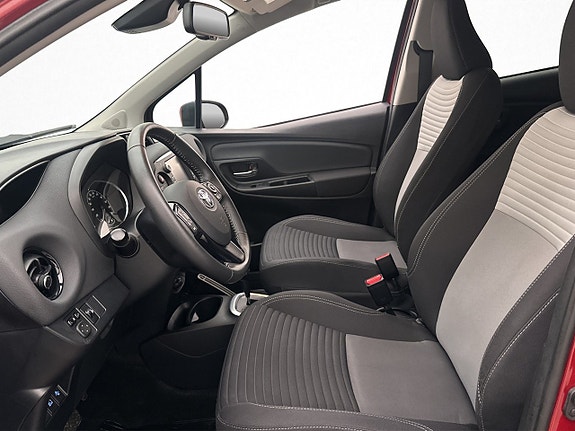 Toyota Yaris 11 of 22