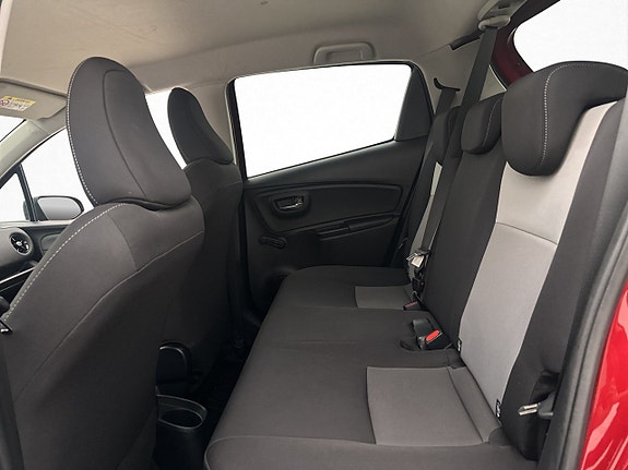 Toyota Yaris 15 of 22