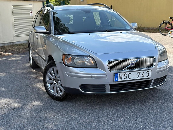 Volvo V50 2 of 5