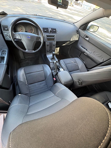 Volvo V50 5 of 5